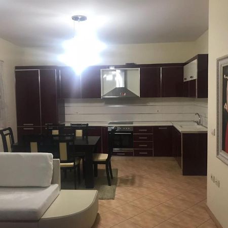 Lovely 2 Bedroom Apartment Tirana Kültér fotó