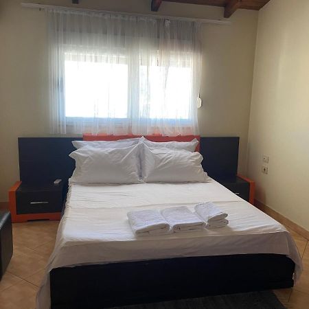 Lovely 2 Bedroom Apartment Tirana Kültér fotó