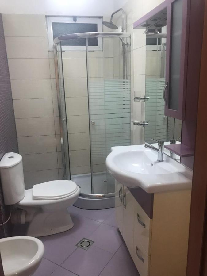 Lovely 2 Bedroom Apartment Tirana Kültér fotó