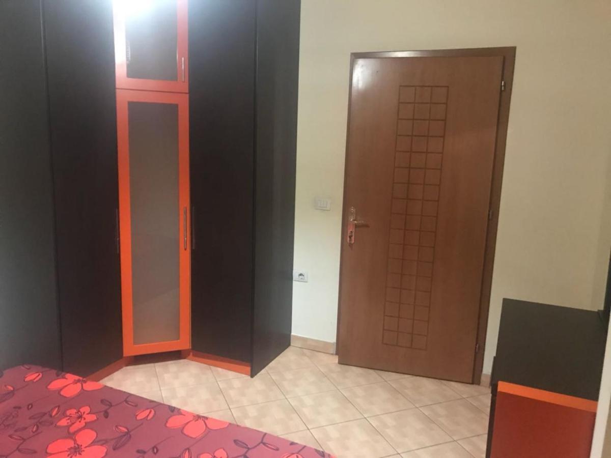 Lovely 2 Bedroom Apartment Tirana Kültér fotó